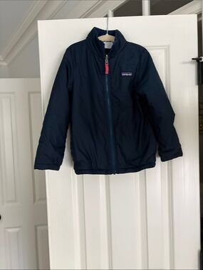 Patagonia Kids Navy Puffer Jacket lined in Sherpa